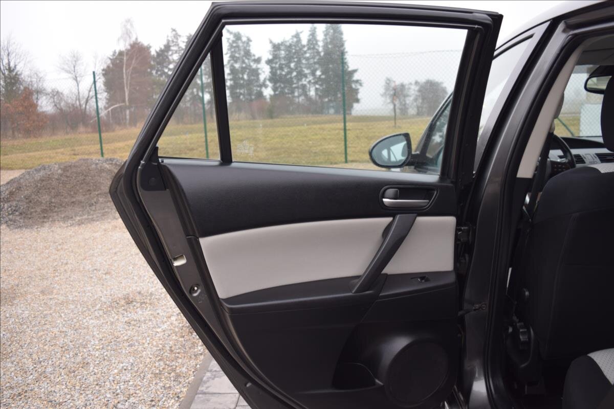 Mazda 3 Hatchback 1,6 l 77 kw