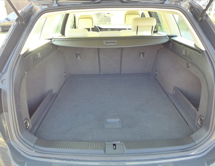 Volkswagen Passat Kombi 1,6 l 88 kw