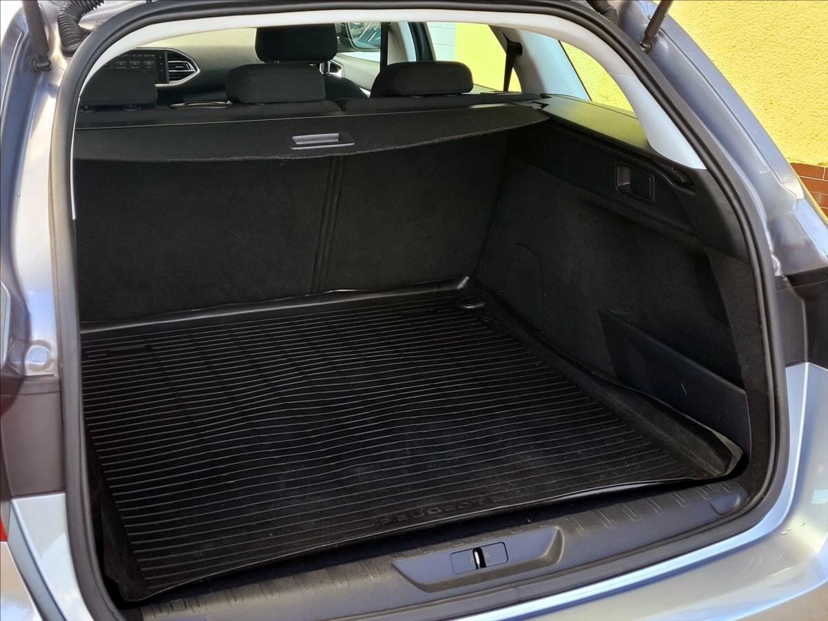 Peugeot 308 Kombi 1,2 l 96 kw