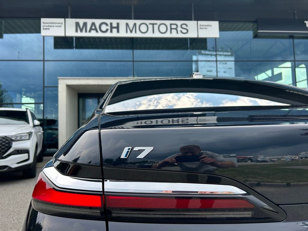 BMW i7 Sedan / Limuzína 0,0 400 kw