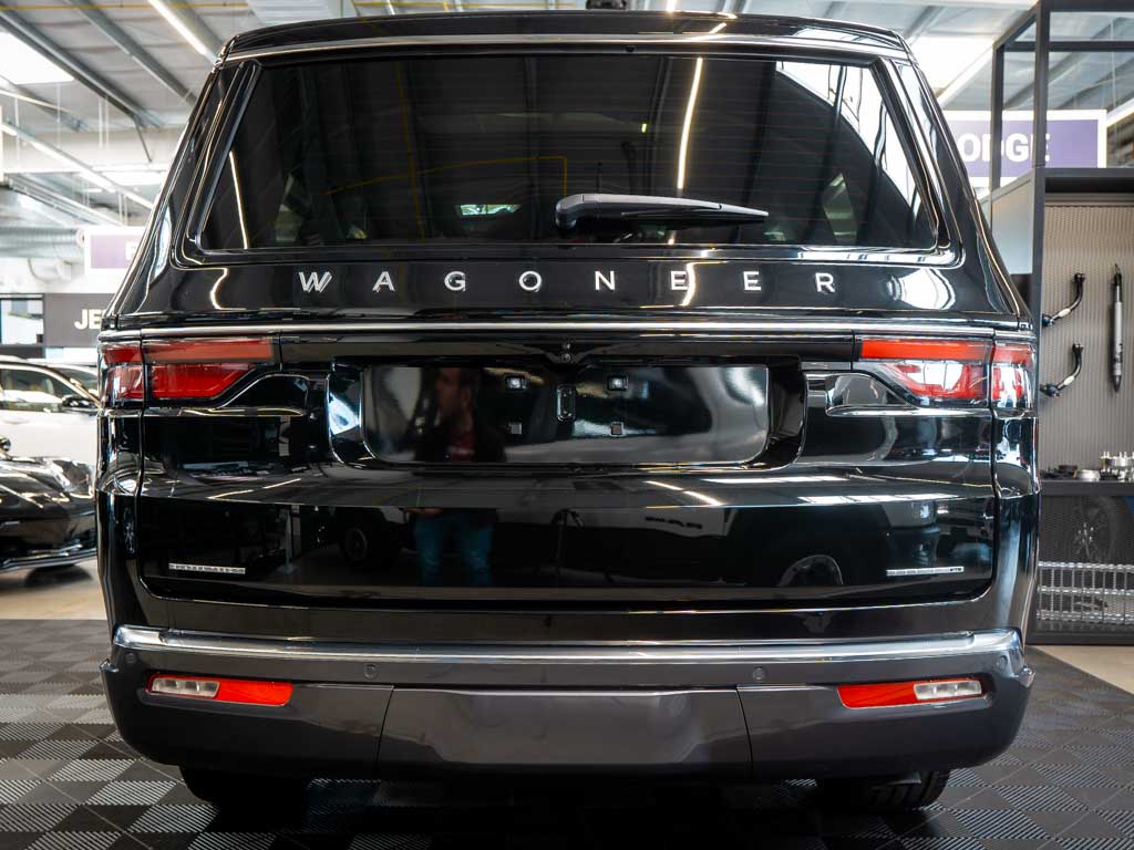 Jeep Wagoneer