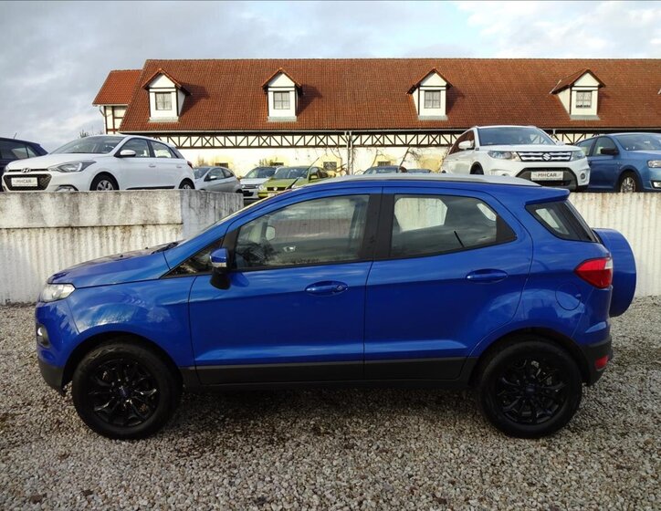 Ford EcoSport 4