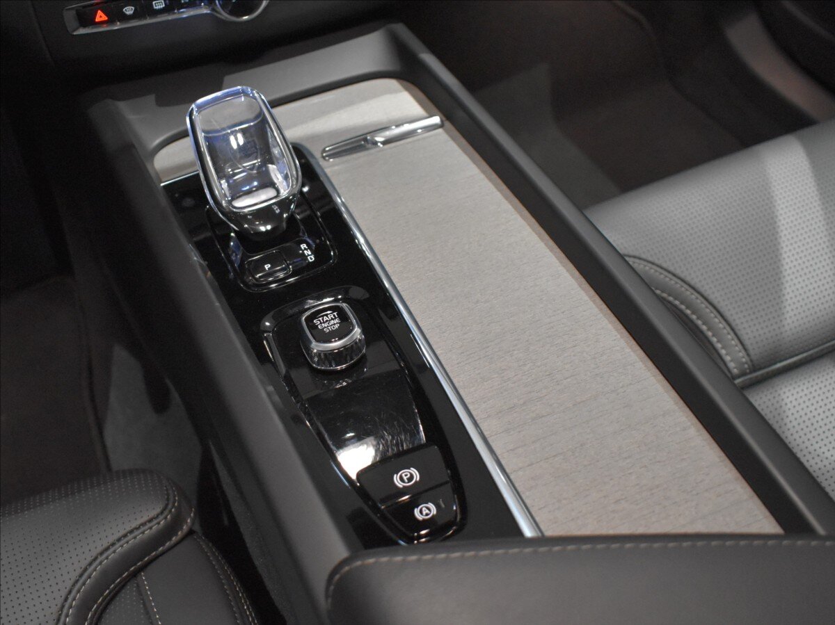 Volvo XC60 Kombi 2,0 l 257 kw