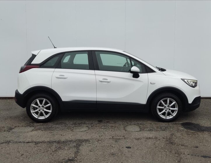 Opel Crossland X SUV / Terénní 1,2 l 61 kw