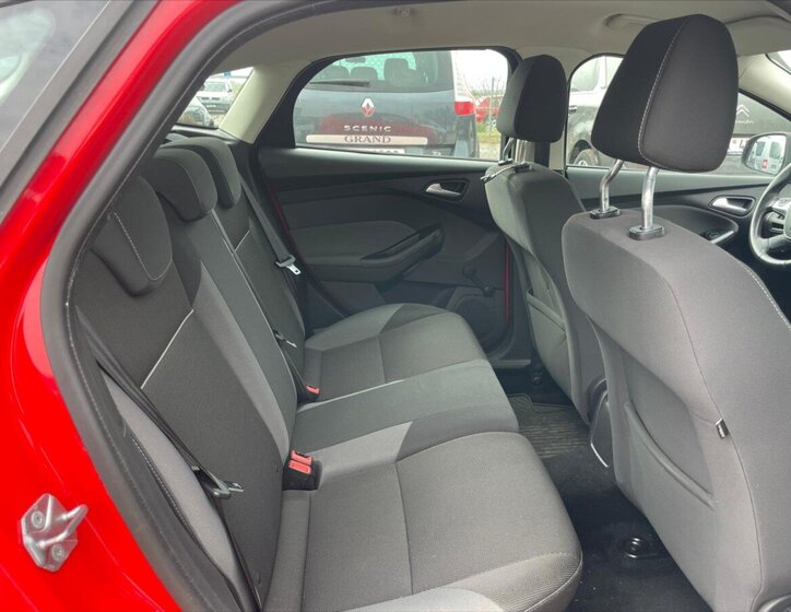 Ford Focus Hatchback 998,0 74 kw