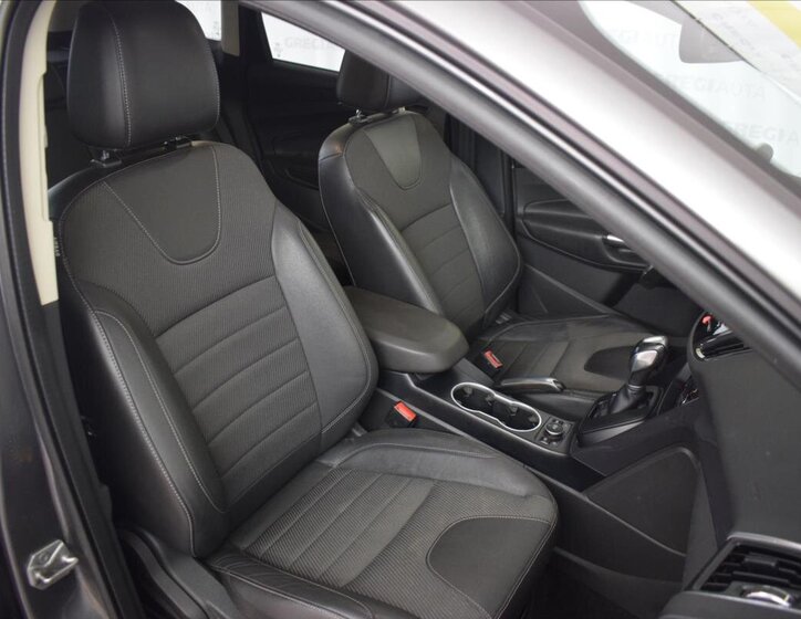 Ford Kuga SUV 2,0 l 120 kw