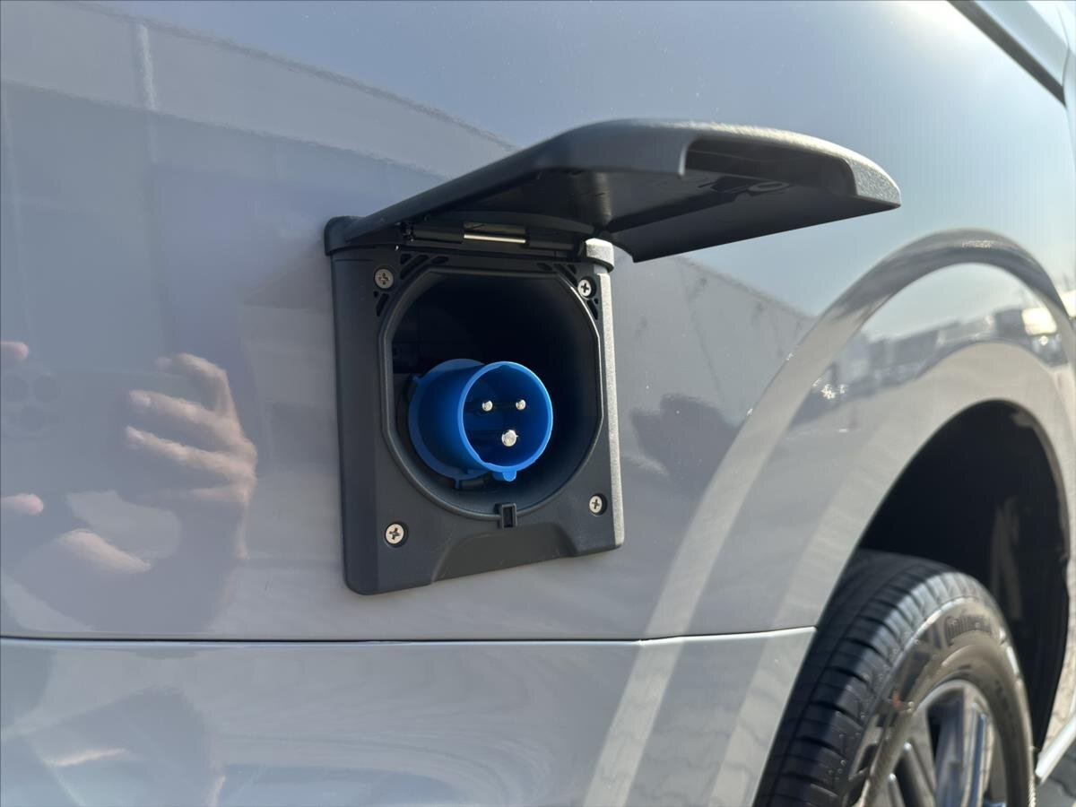 Ford Tourneo Custom Kombi 2,0 l 125 kw