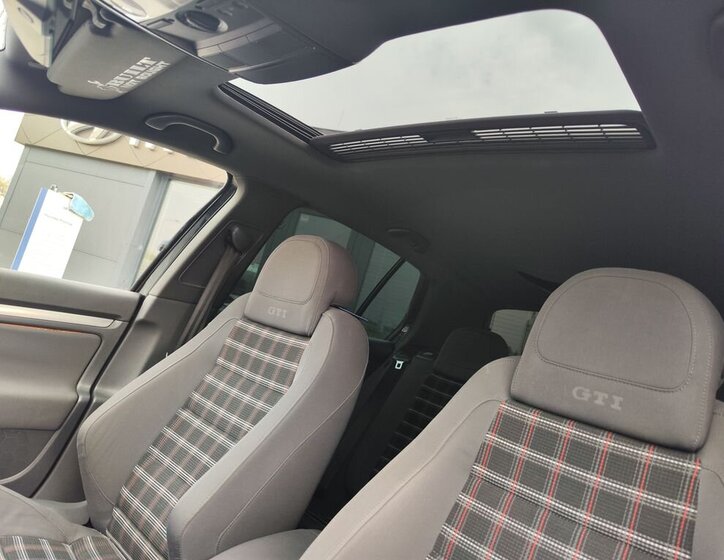 Volkswagen Golf Hatchback 2,0 l 147 kw