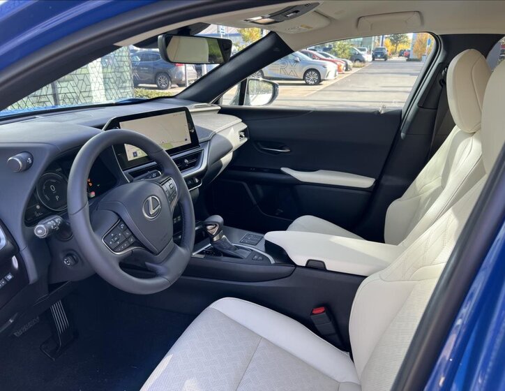 Lexus UX 250h CUV 2,0 l 135 kw