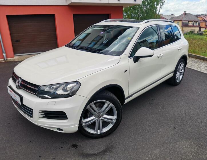 Volkswagen Touareg 1