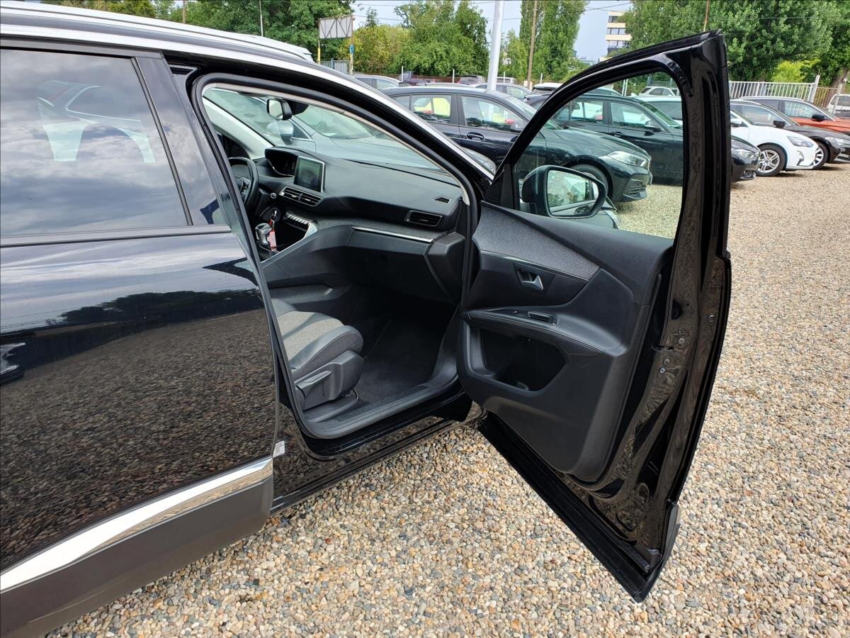 Peugeot 5008 SUV / Terénní 1,5 l 96 kw