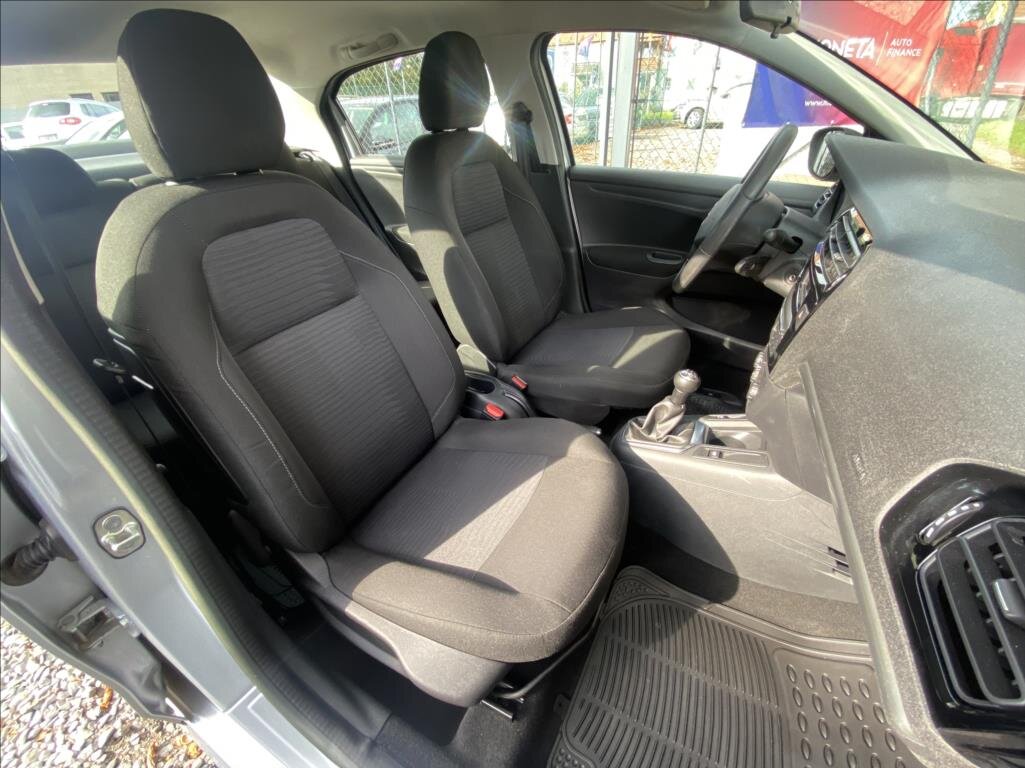 Peugeot 301 Sedan 1,2 l 53 kw