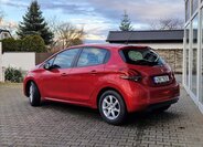 Peugeot 208 Hatchback 1,2 l 61 kw