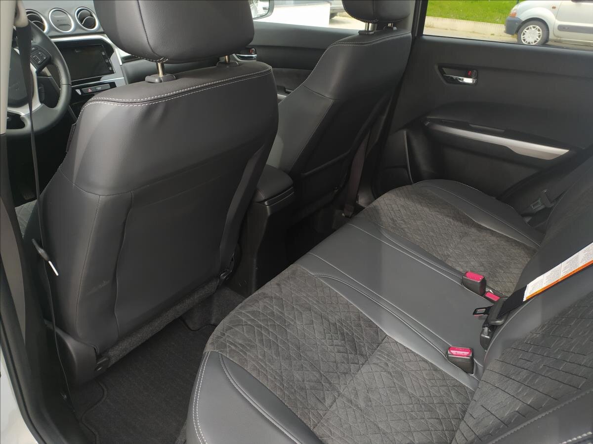 Suzuki Vitara SUV / Terénní 1,4 l 95 kw