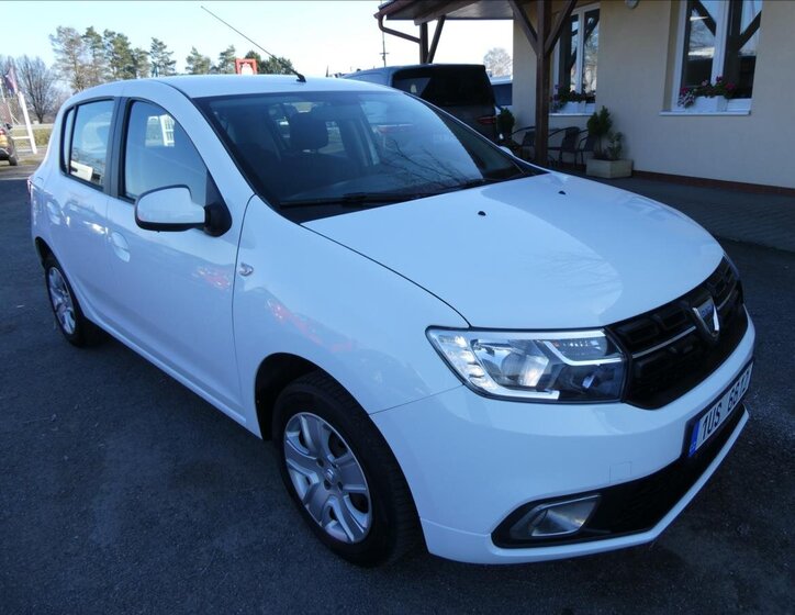 Dacia Sandero 1