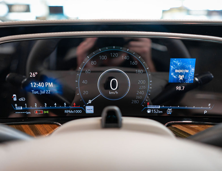 Cadillac Escalade 25