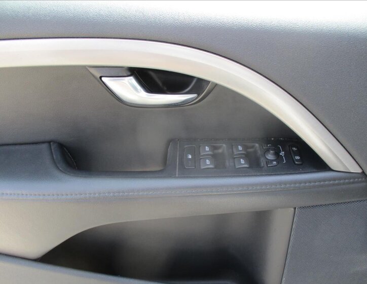 Volvo XC70 Kombi 2,4 l 120 kw