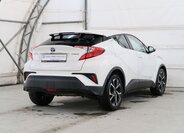 Toyota C-HR SUV 1,8 l 72 kw