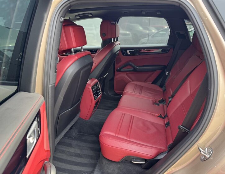 Porsche Cayenne SUV / Terénní 3,0 l 250 kw