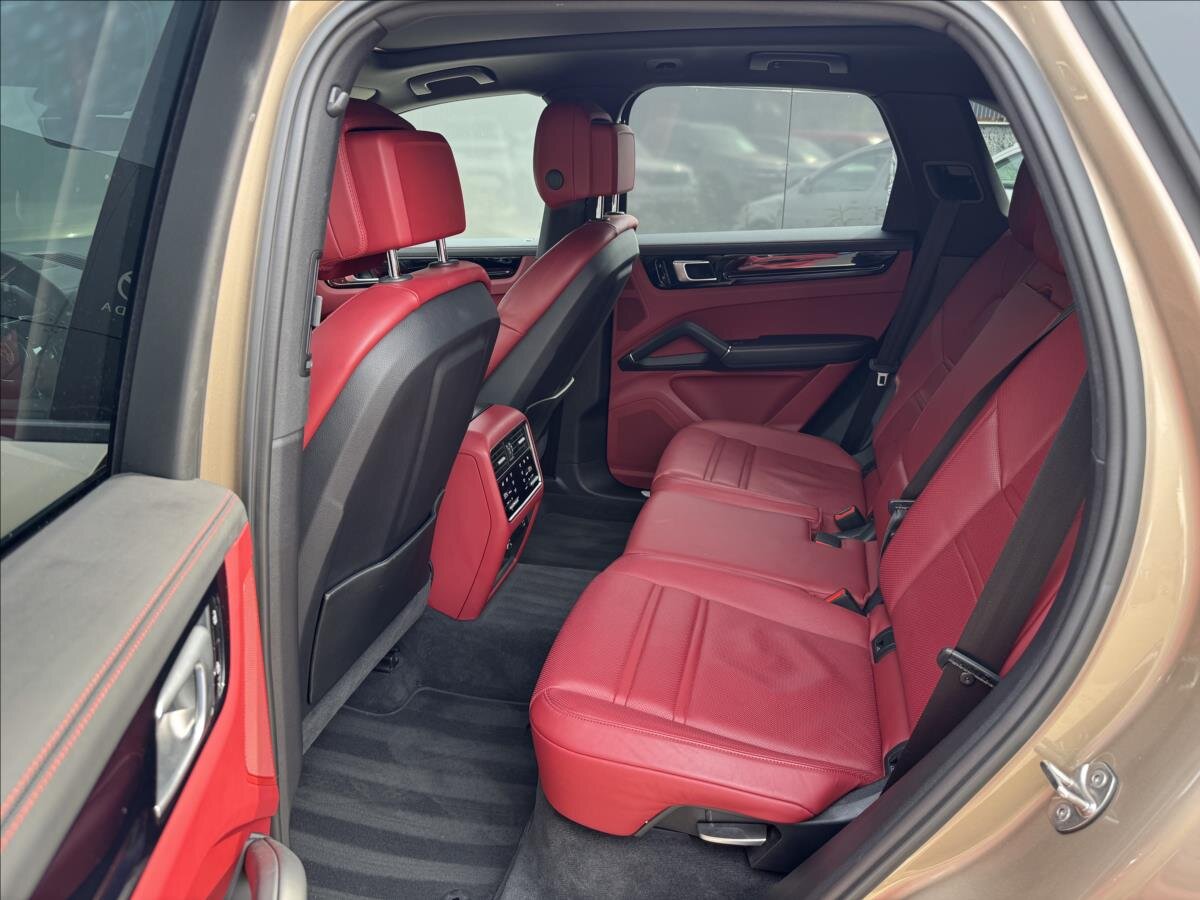 Porsche Cayenne SUV / Terénní 3,0 l 250 kw