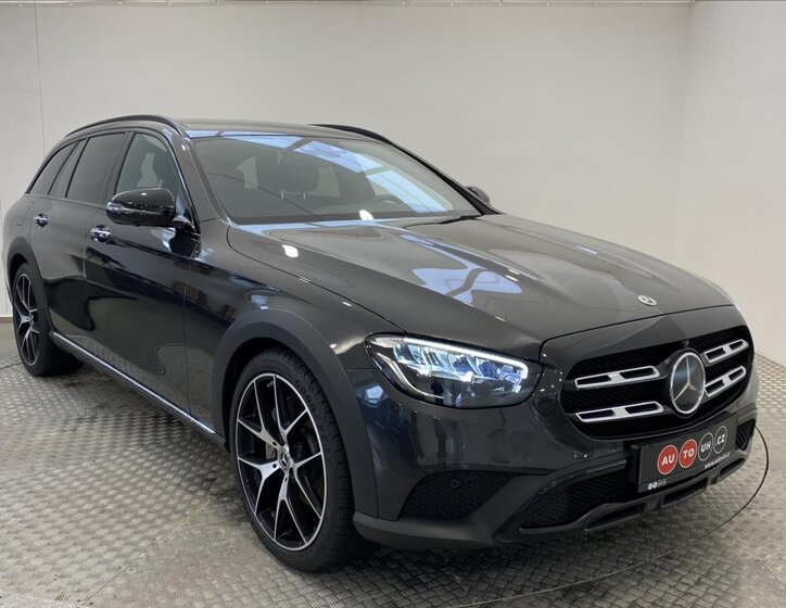 Mercedes-Benz Třídy E 25