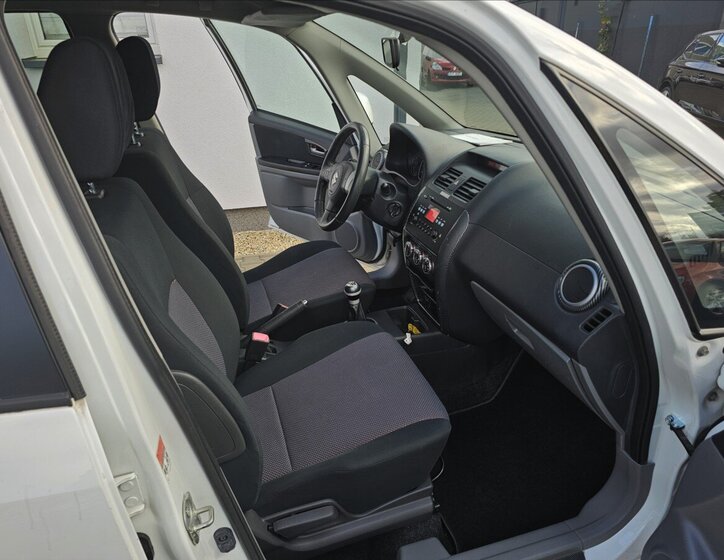 Suzuki SX4 32