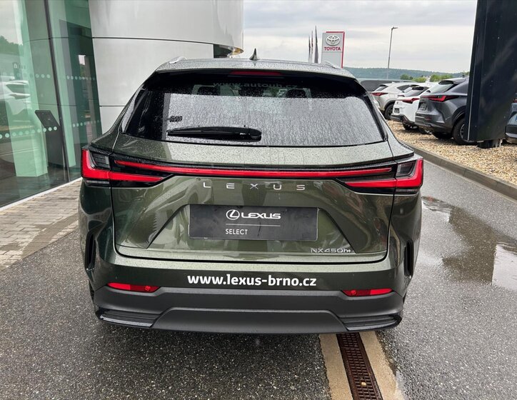 Lexus NX 450h+ SUV / Terénní 2,5 l 220 kw