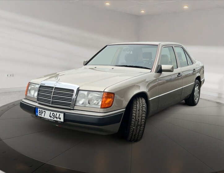 Mercedes-Benz 124 Sedan / Limuzína 2,3 l 97 kw
