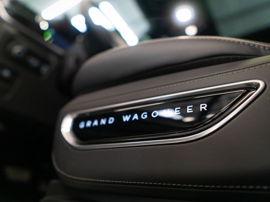 Jeep Grand Wagoneer SUV / Terénní 6,4 l 351 kw