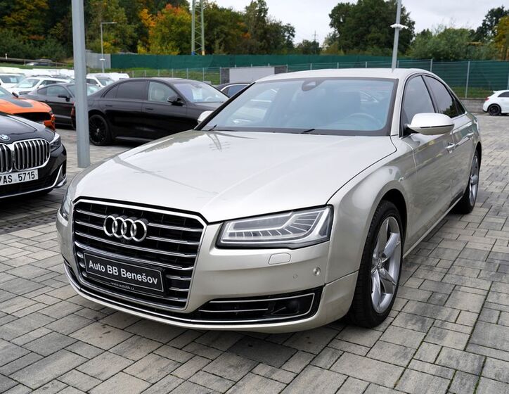 Audi A8 2