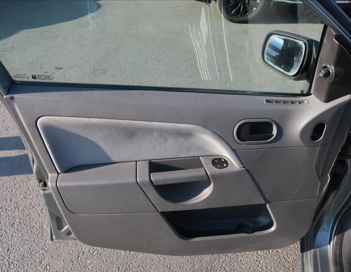 Ford Fiesta Hatchback 1,3 l 51 kw