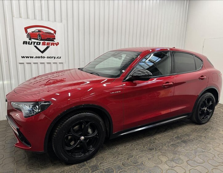 Alfa Romeo Stelvio SUV / Terénní 2,1 l 154 kw