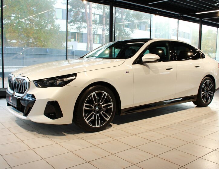 BMW Řada 5 Sedan 3,0 l 210 kw