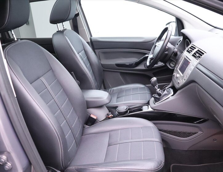 Ford Kuga SUV / Terénní 2,0 l 103 kw