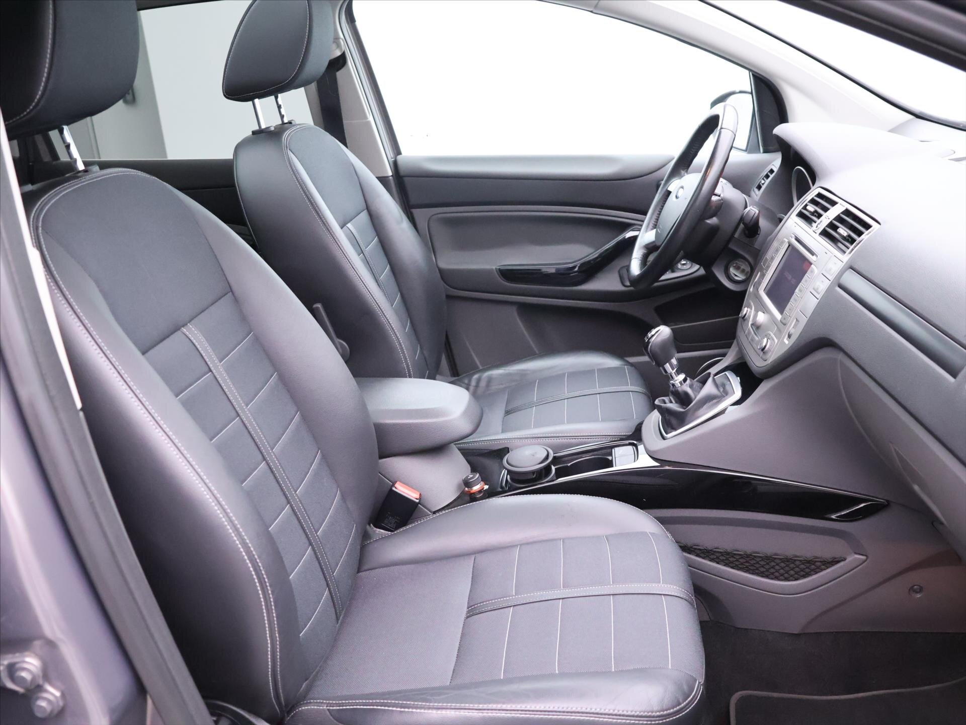 Ford Kuga SUV / Terénní 2,0 l 103 kw