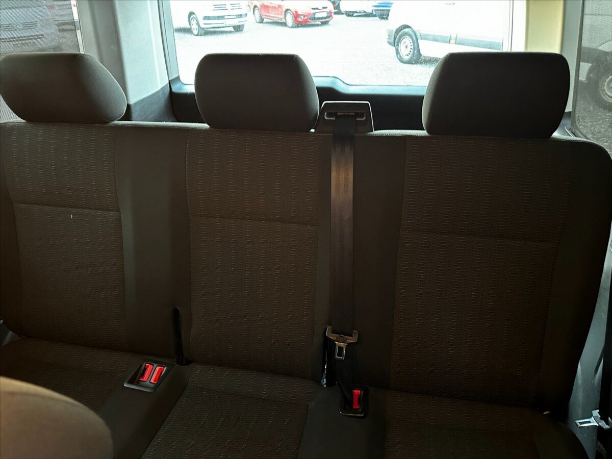 Volkswagen Caravelle Kombi 2,0 l 75 kw