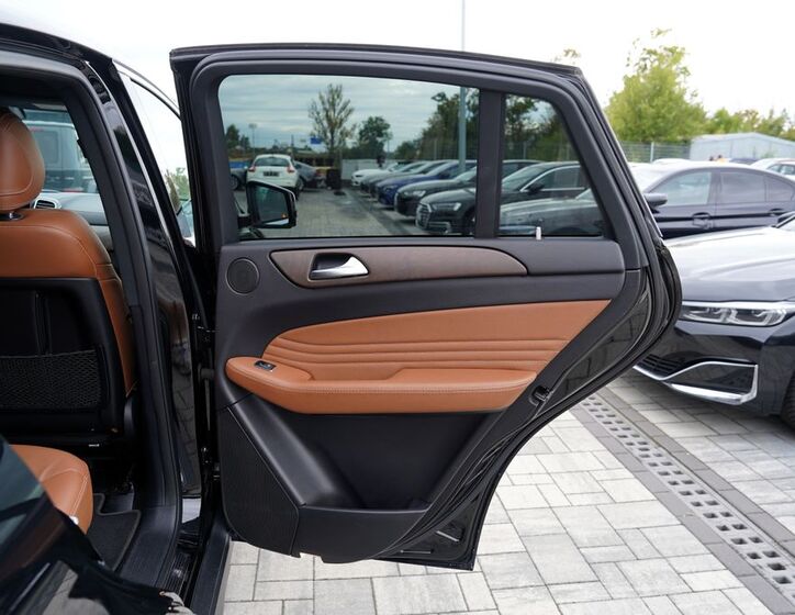 Mercedes-Benz GLE 21