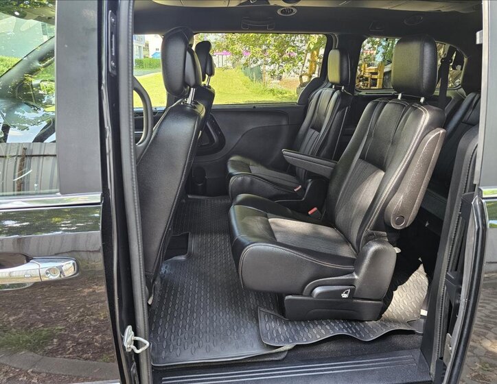 Lancia Voyager MPV 2,8 l 130 kw