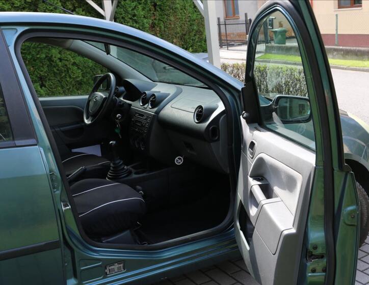 Ford Fiesta 16