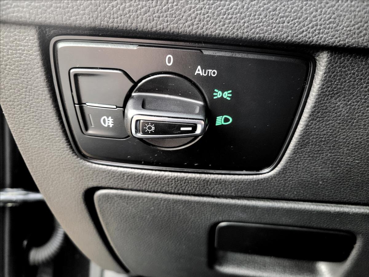 Volkswagen Passat Kombi 1,4 l 160 kw