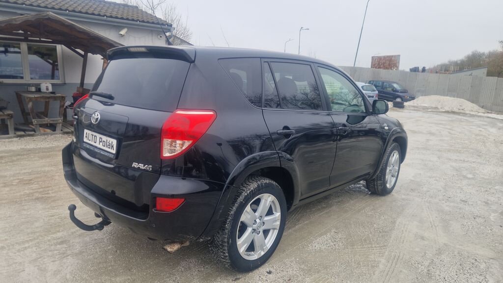 Toyota RAV4 SUV 2,2 l 130 kw