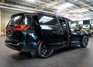 Chrysler Pacifica 11