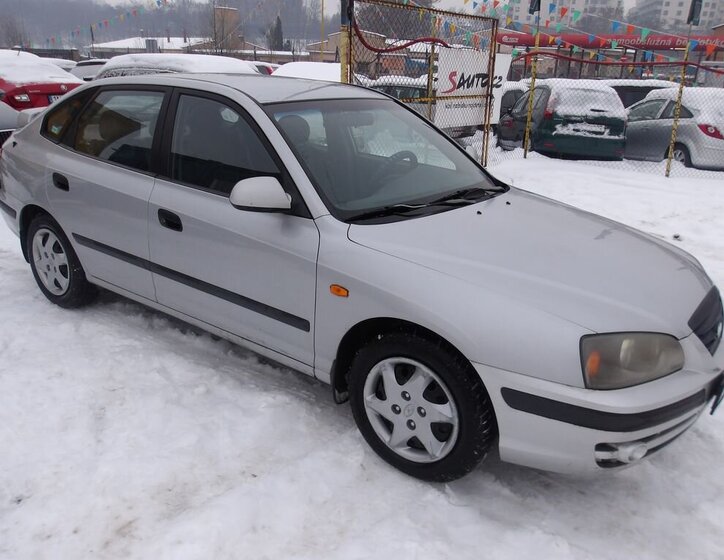 Hyundai Elantra Sedan 1,6 l 77 kw