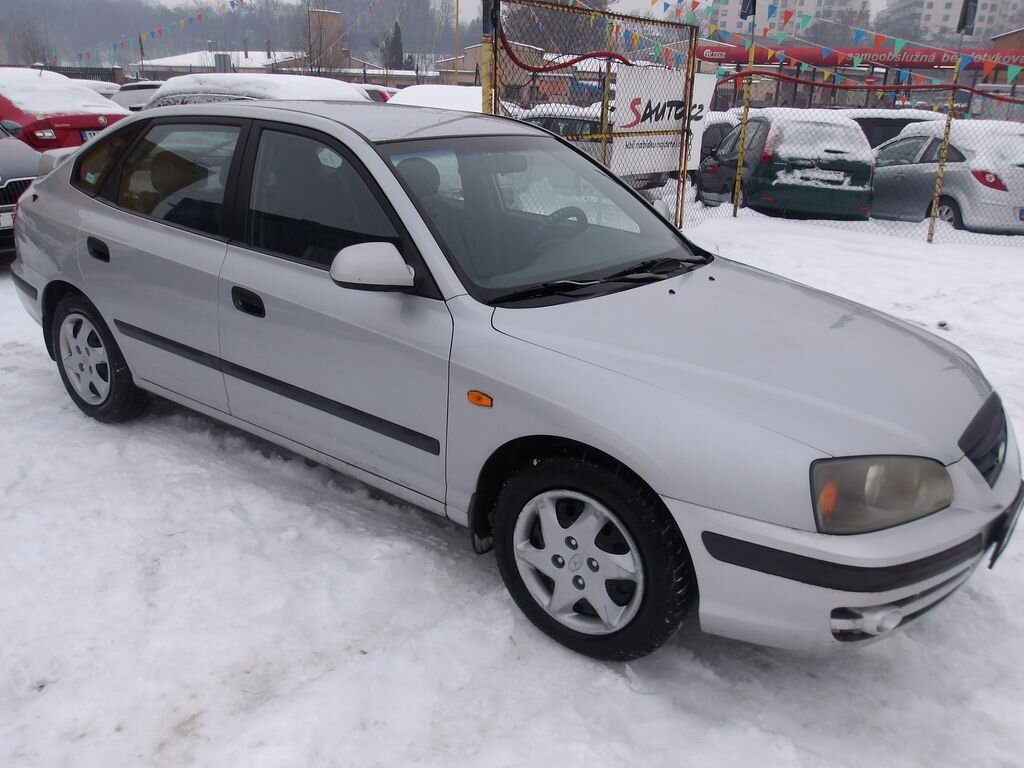 Hyundai Elantra Sedan 1,6 l 77 kw