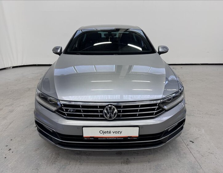 Volkswagen Passat Sedan 2,0 l 162 kw