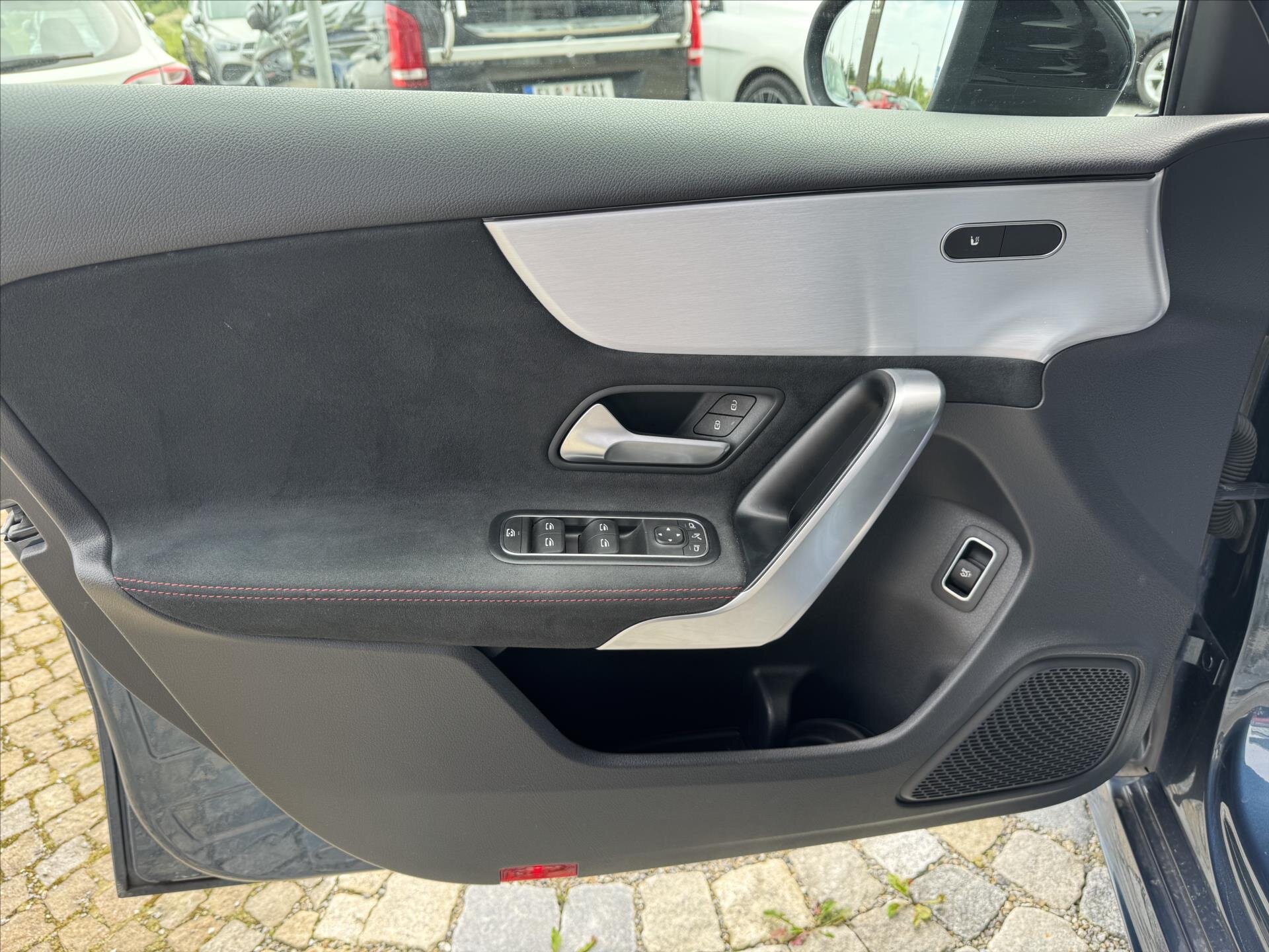 Mercedes-Benz Třídy A Sedan / Limuzína 1,3 l 120 kw