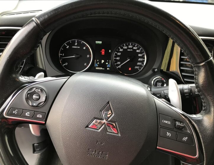 Mitsubishi Outlander 10