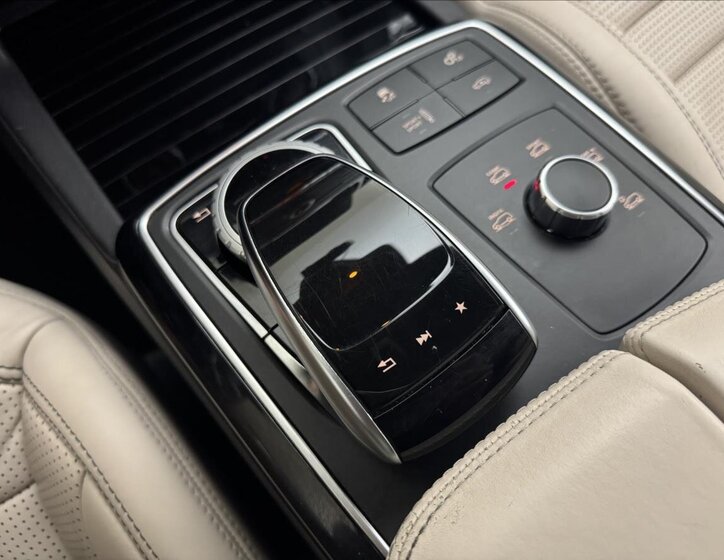 Mercedes-Benz GLS SUV / Terénní 5,5 l 430 kw