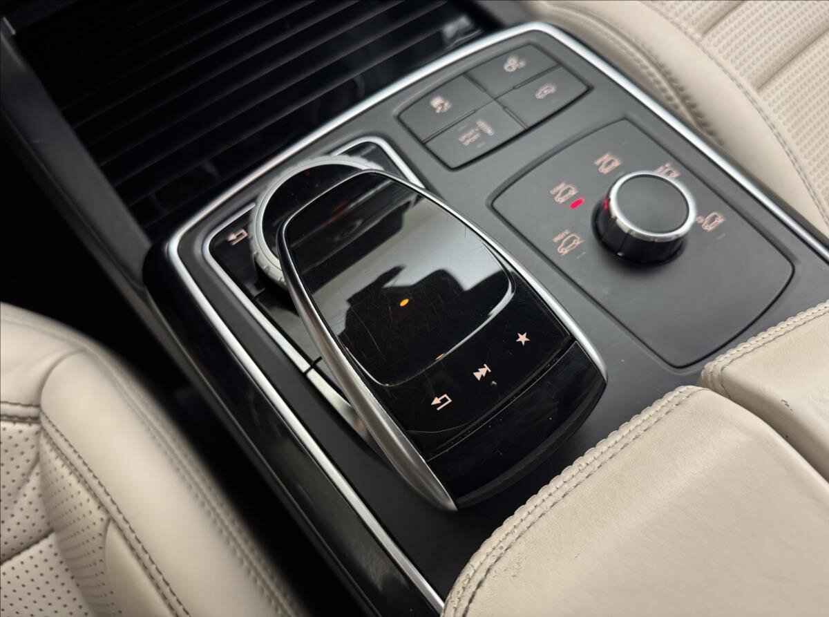Mercedes-Benz GLS SUV / Terénní 5,5 l 430 kw