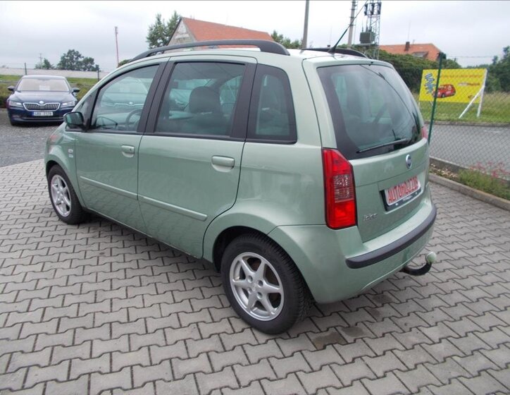 Fiat Idea Hatchback 1,9 l 74 kw